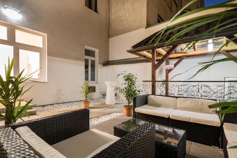 Best Western Plus Celebrity Suites - Genel
