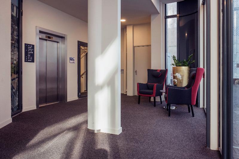 Plaza Premium Den Haag City Center - Lobi