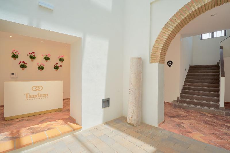 Tandem El Patio Suites - Lobi