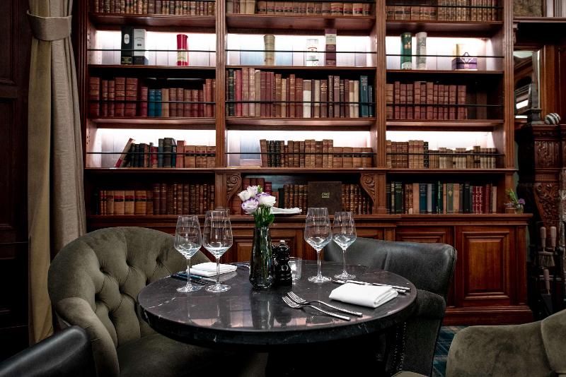 Schloss Roxburghe Golf Resort, part of  Hyatt - Bar
