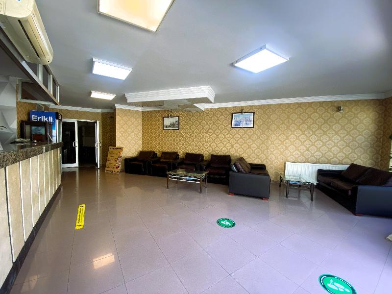 Prima Hotel - Lobi