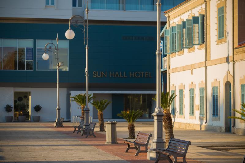 Sun Hall - Genel