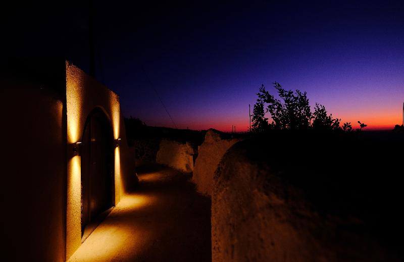 Andronikos Canaves - Oda
