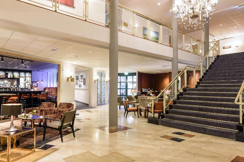 Golden Tulip Tjaarda Oranjewoud - Lobi