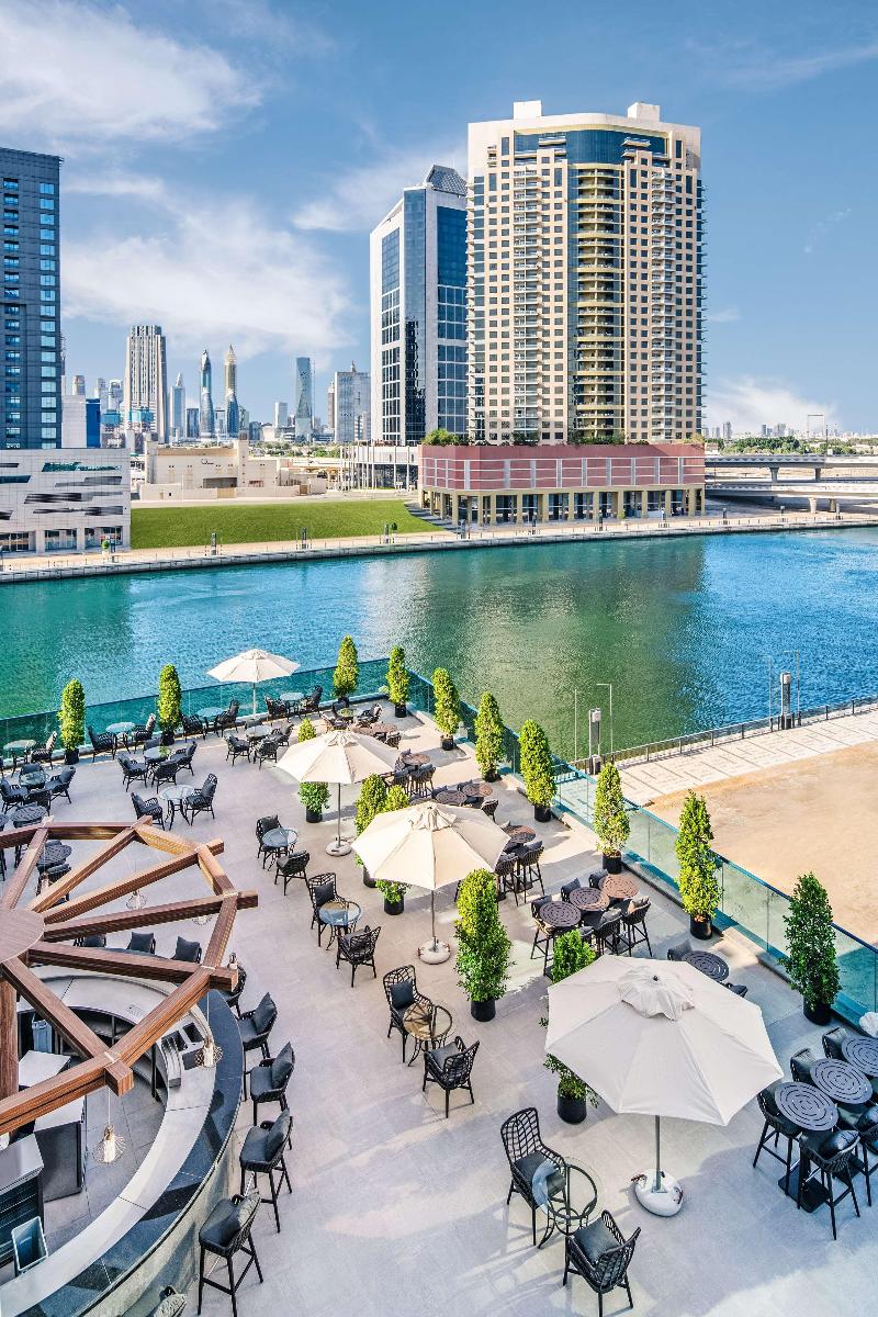 Radisson Blu Hotel, Dubai Canal View - Bar