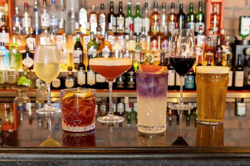 Radisson Blu Hotel, Dubai Canal View - Bar
