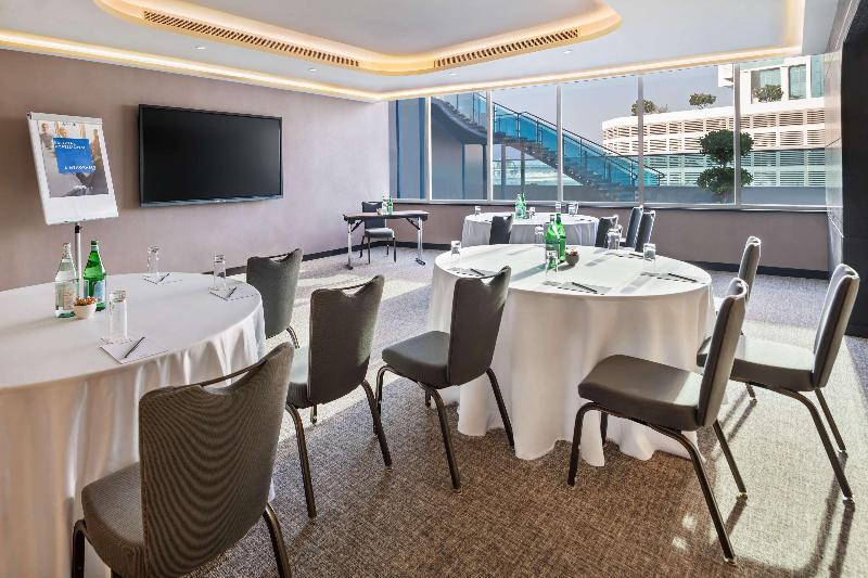 Radisson Blu Hotel, Dubai Canal View - Toplantı