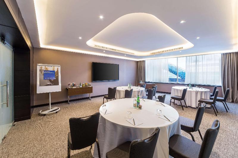 Radisson Blu Hotel, Dubai Canal View - Toplantı