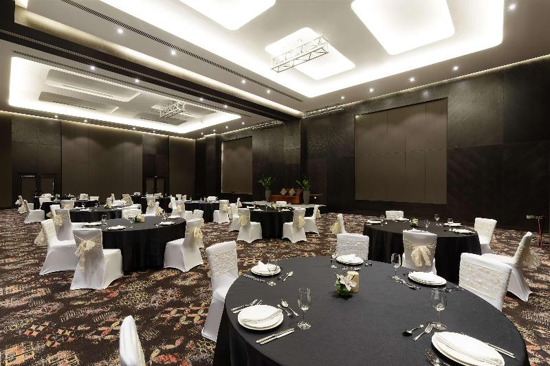Radisson Blu Hotel, Dubai Canal View - Toplantı