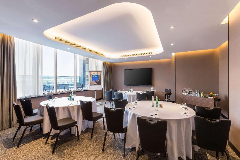 Radisson Blu Hotel, Dubai Canal View - Toplantı
