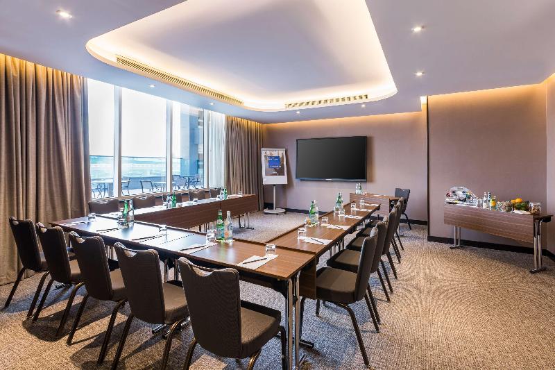Radisson Blu Hotel, Dubai Canal View - Toplantı