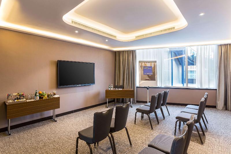 Radisson Blu Hotel, Dubai Canal View - Toplantı