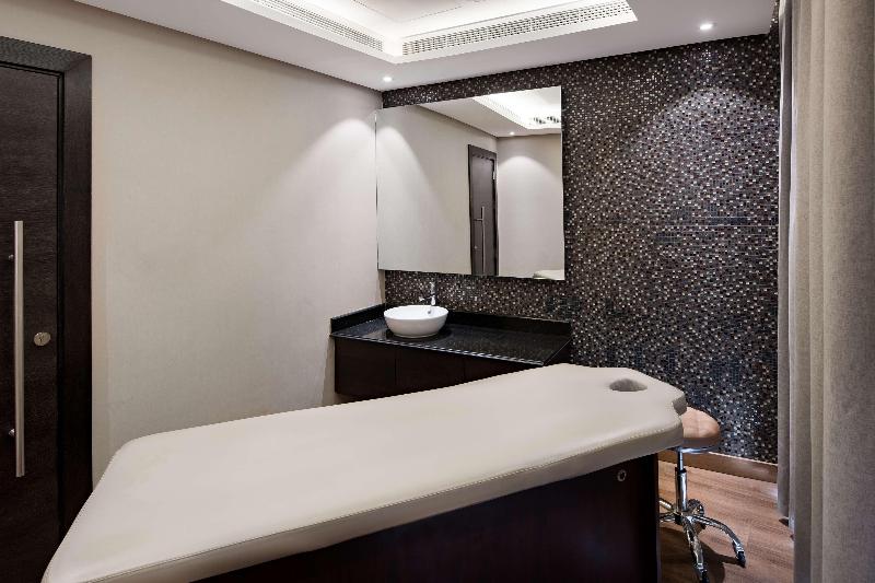 Radisson Blu Hotel, Dubai Canal View - Aktivite