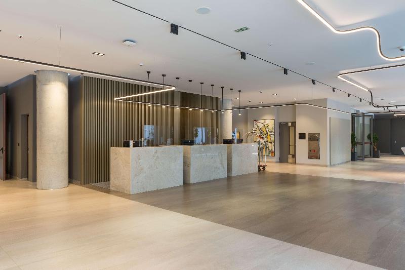 Mona Plaza Hotel - Lobi
