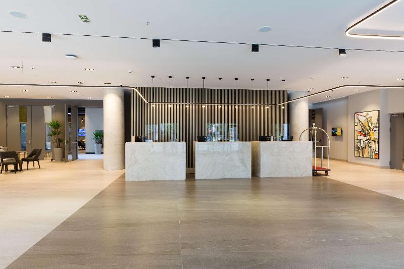 Mona Plaza Hotel - Lobi