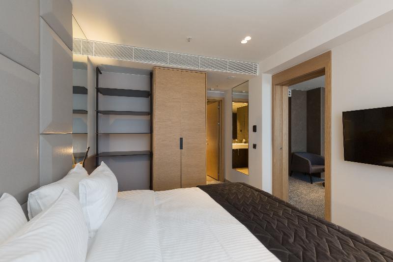 Mona Plaza Hotel - Oda