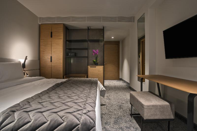 Mona Plaza Hotel - Oda