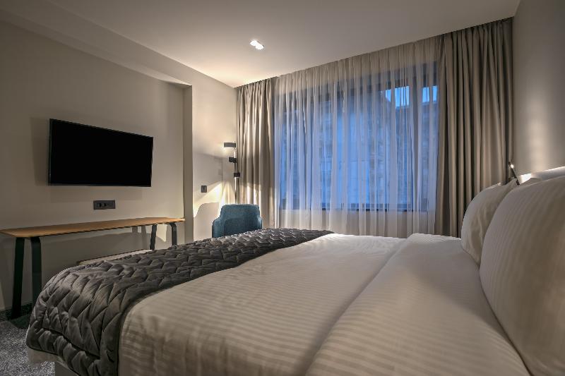 Mona Plaza Hotel - Oda