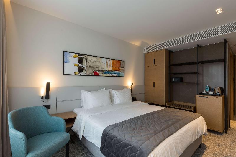 Mona Plaza Hotel - Oda