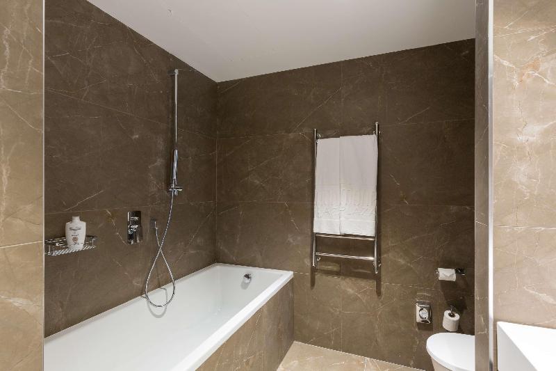 Mona Plaza Hotel - Oda