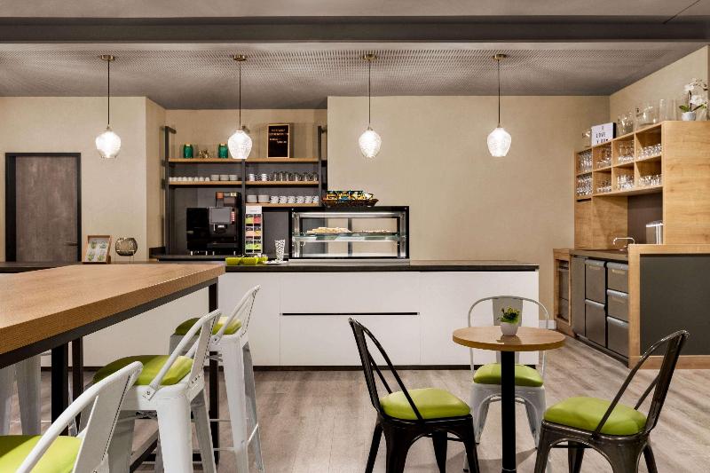 Super 8 by Wyndham Hamburg Mitte - Restoran