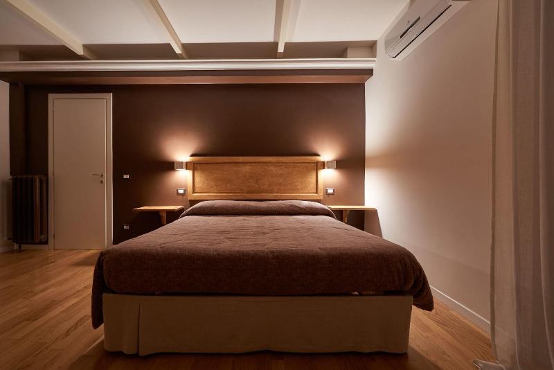 B&B Le Stanze Del Duomo - Oda