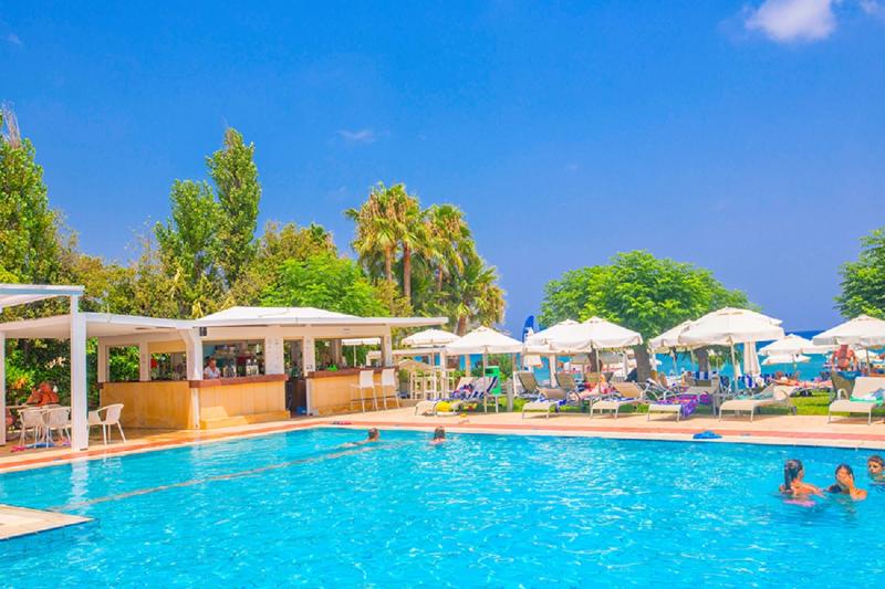 Iliada Beach - Havuz