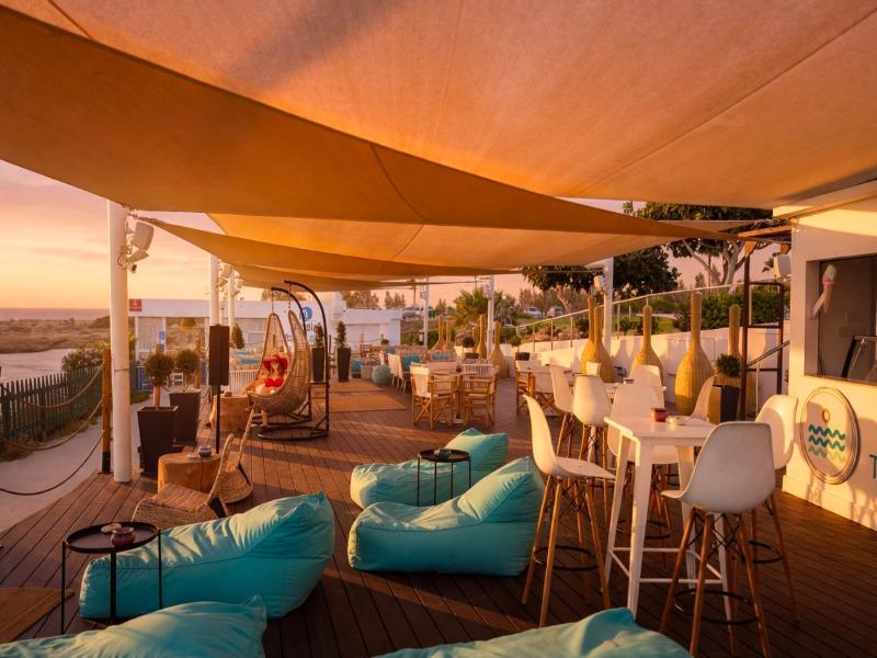 Cavo Maris Beach Hotel - Bar