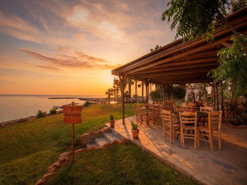Cavo Maris Beach Hotel - Bar