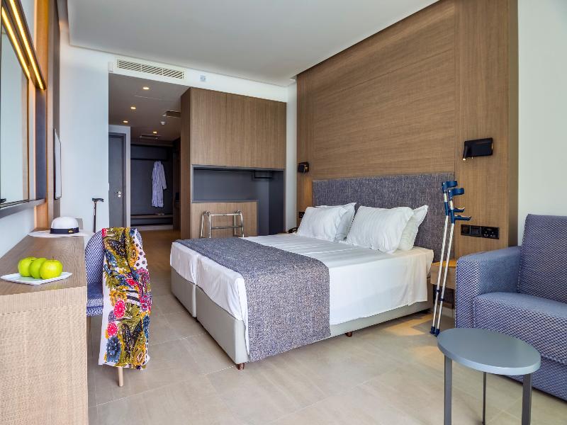 Cavo Maris Beach Hotel - Oda