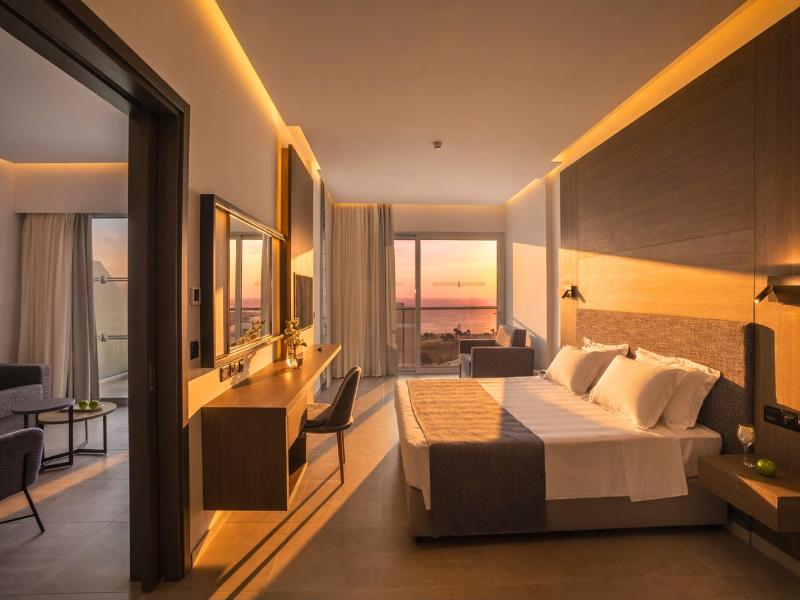 Cavo Maris Beach Hotel - Oda