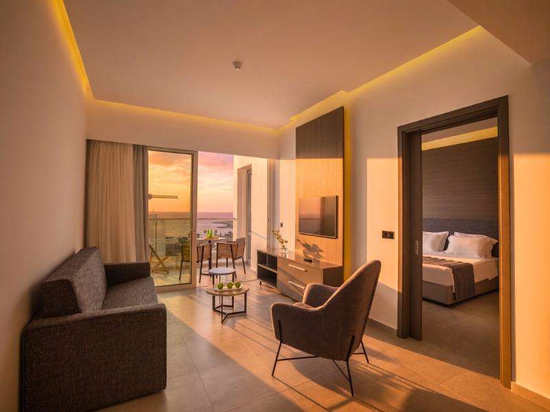 Cavo Maris Beach Hotel - Oda