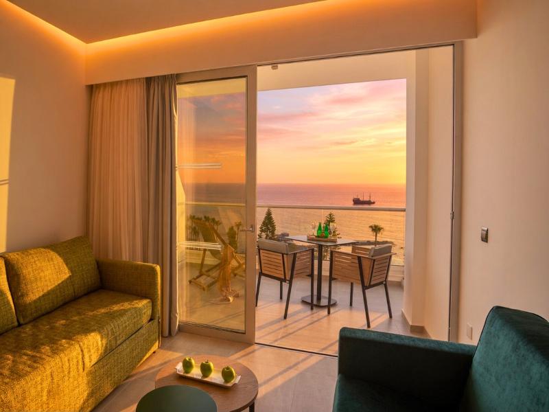 Cavo Maris Beach Hotel - Oda