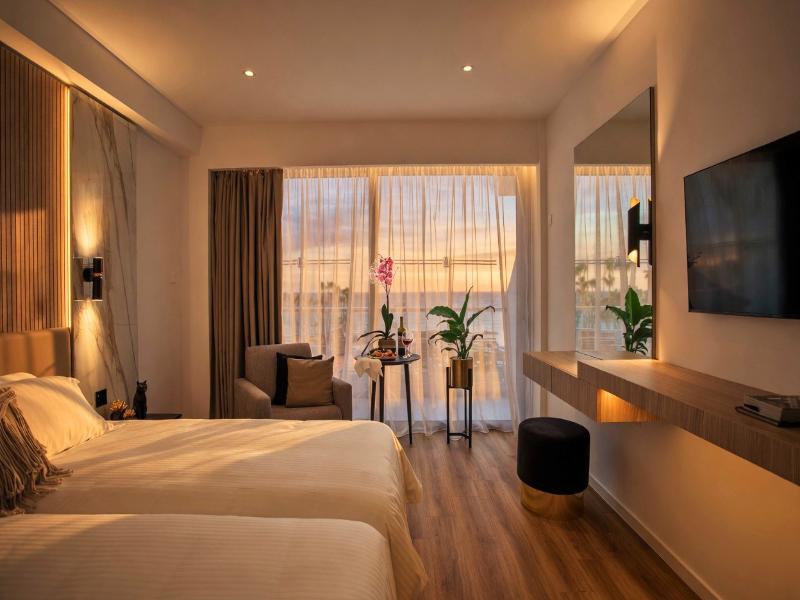 Cavo Maris Beach Hotel - Oda