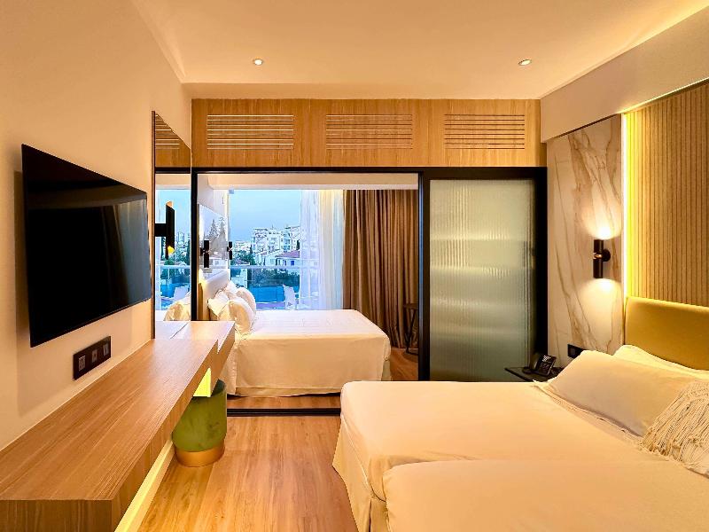 Cavo Maris Beach Hotel - Oda