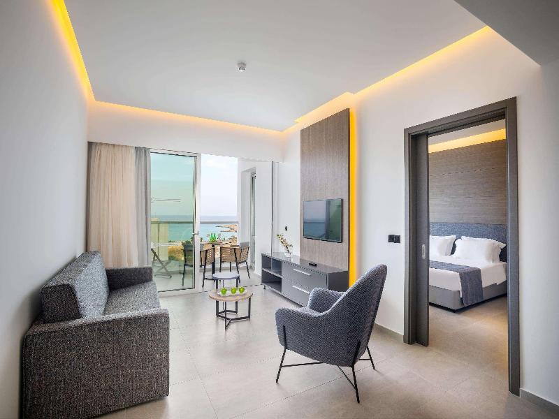 Cavo Maris Beach Hotel - Oda