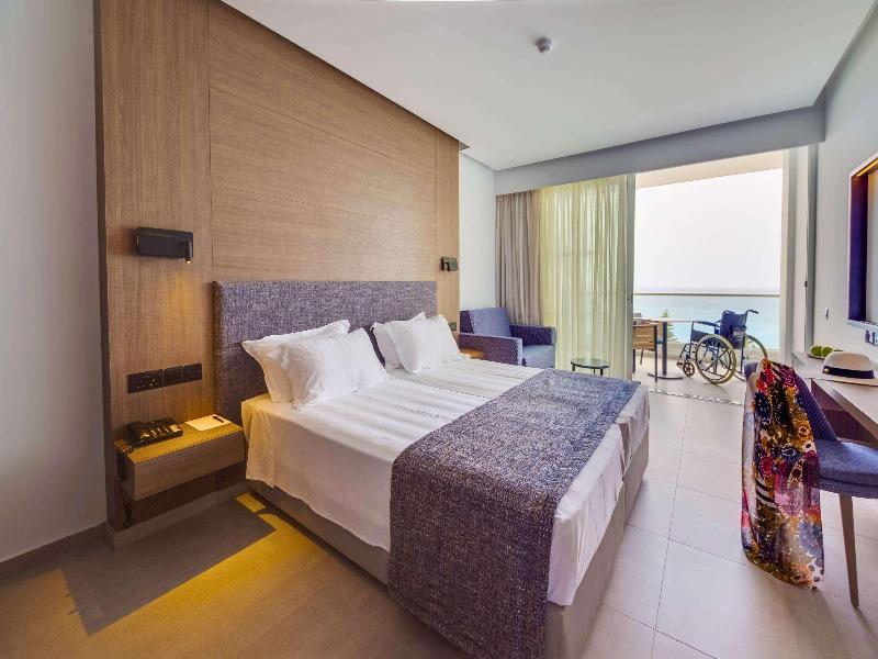 Cavo Maris Beach Hotel - Oda