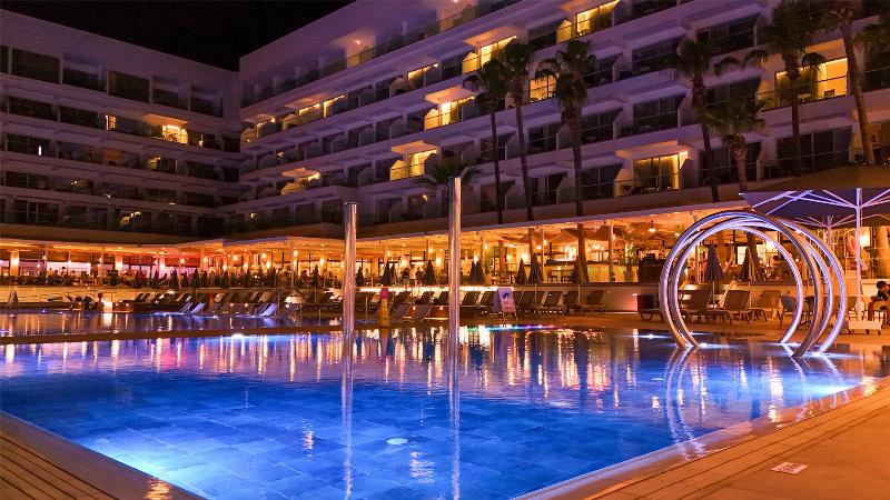 Cavo Maris Beach Hotel - Havuz