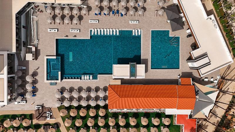 Cavo Maris Beach Hotel - Havuz