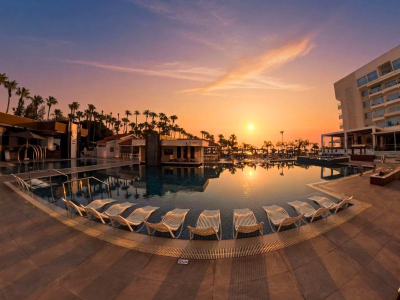 Cavo Maris Beach Hotel - Havuz