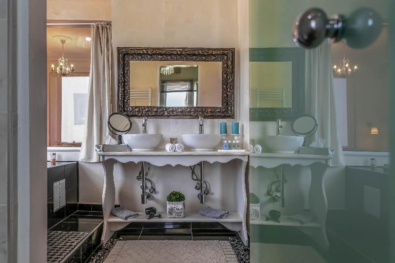 Panorama Suites & Spa - Oda
