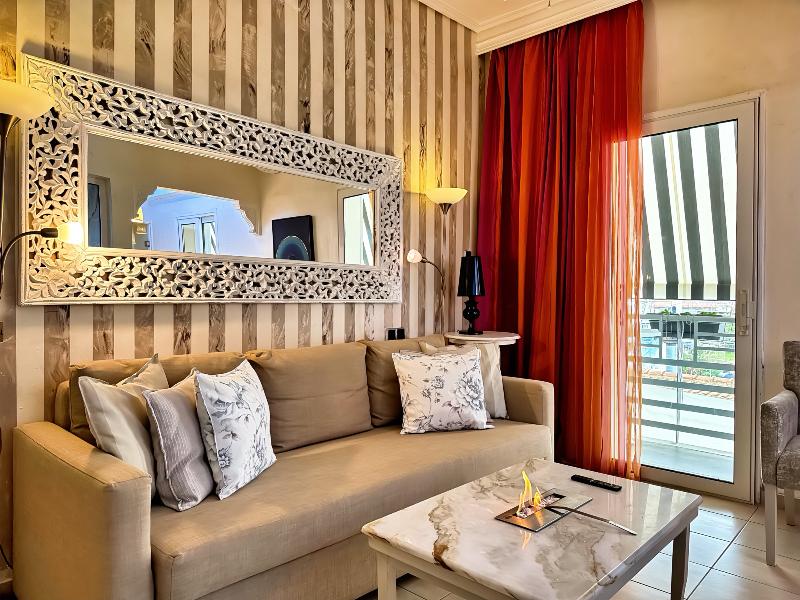 Panorama Suites & Spa - Oda