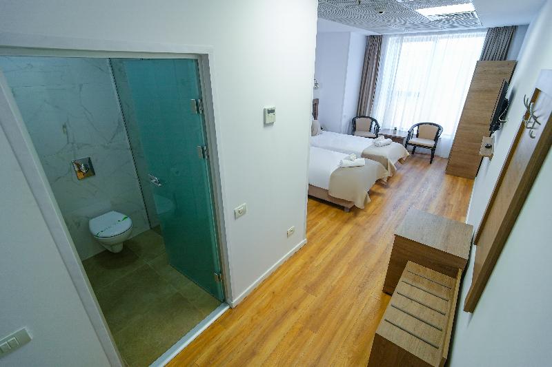 Sir Fundeni Hotel - Oda