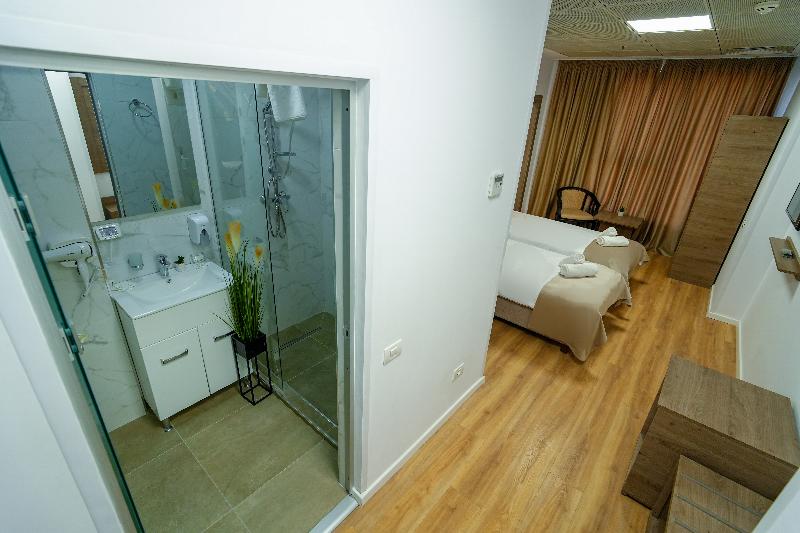 Sir Fundeni Hotel - Oda
