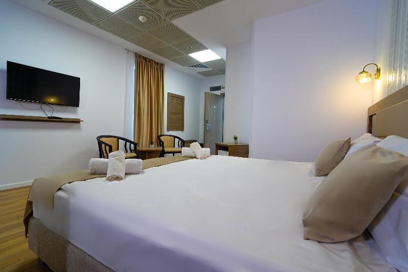Sir Fundeni Hotel - Oda