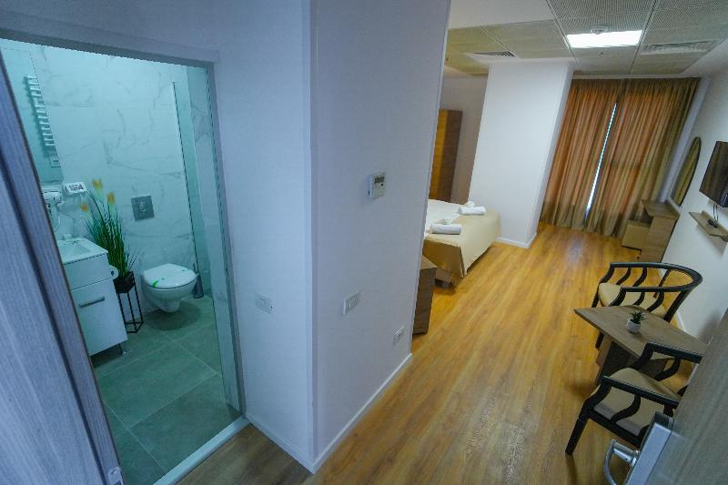 Sir Fundeni Hotel - Oda