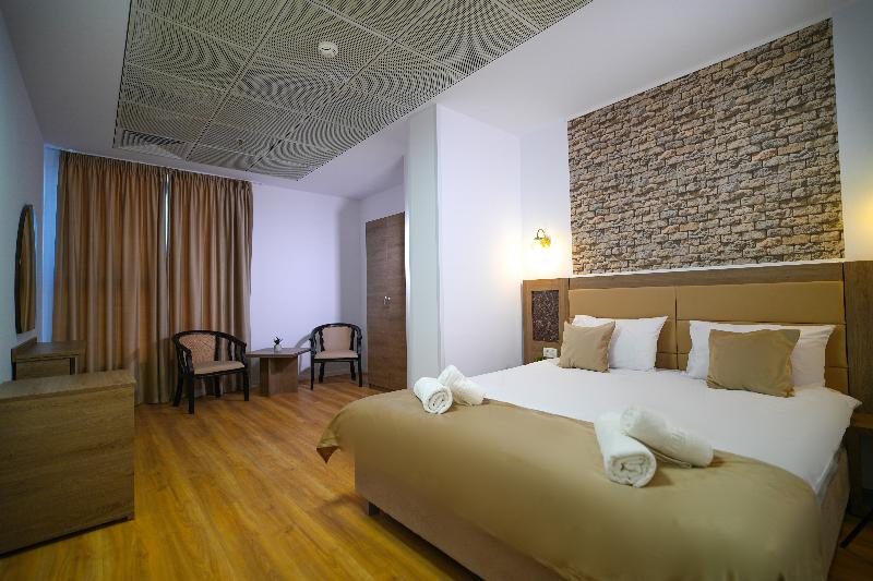 Sir Fundeni Hotel - Oda