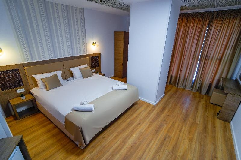 Sir Fundeni Hotel - Oda