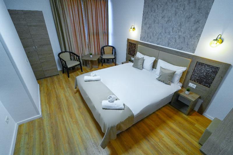 Sir Fundeni Hotel - Oda