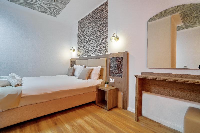 Sir Fundeni Hotel - Oda